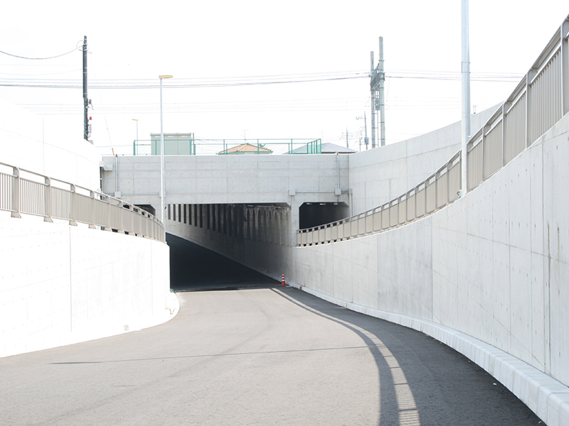 住宅市街地基盤（道路）整備工事（西側軀体工）