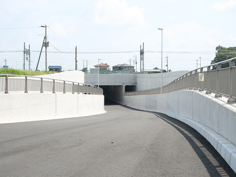 住宅市街地基盤（道路）整備工事（西側軀体工）