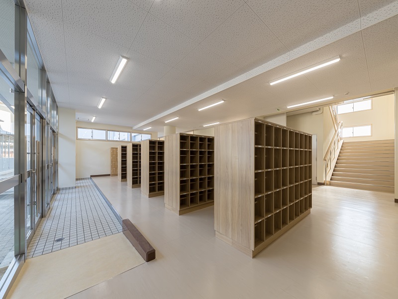 令和元年度黒浜中学校東校舎・中央校舎長寿命化改修工事（建築）