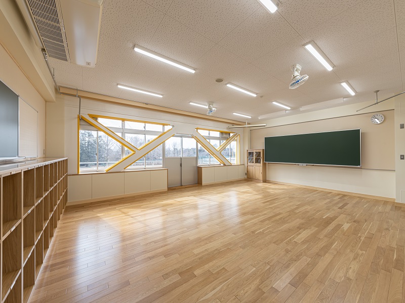 令和元年度黒浜中学校東校舎・中央校舎長寿命化改修工事（建築）