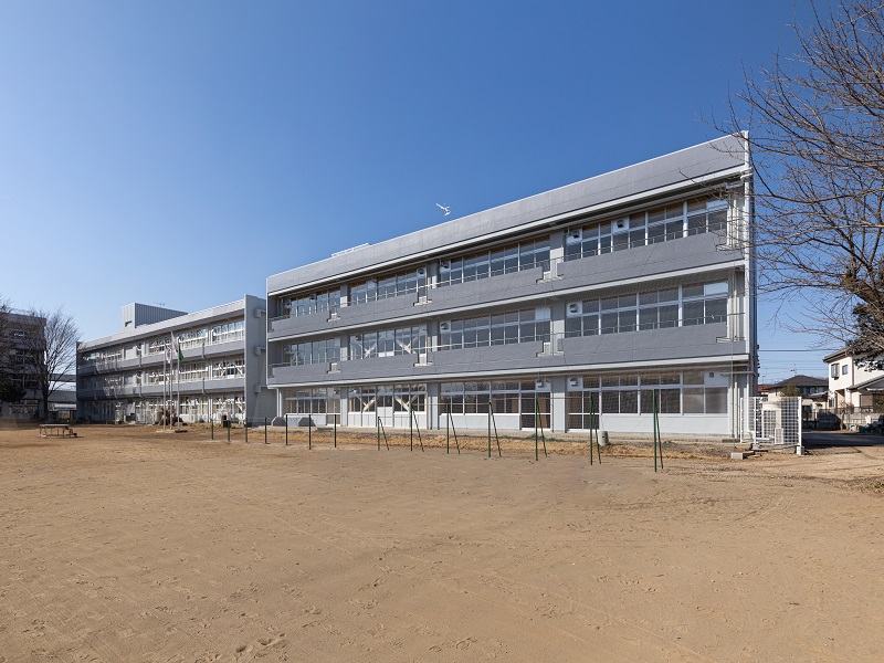 令和元年度黒浜中学校東校舎・中央校舎長寿命化改修工事（建築）